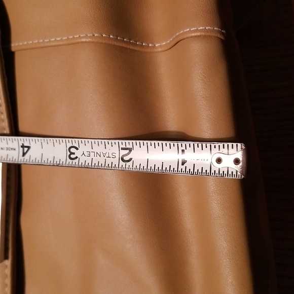 Cherokee Ladies Leather Backpack - Picture 12 of 13